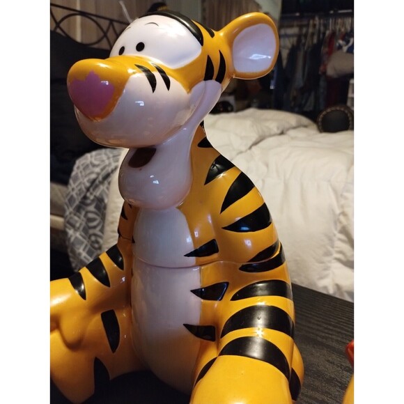 Vintage Disney's Winnie the Pooh Tigger & Winnie Cookie Jar Pair RARE - Picture 5 of 16